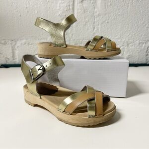 Hanna Andersson Gold Leather Upper Sandal Clogs Little Girls/ Toddlers Size 10.5